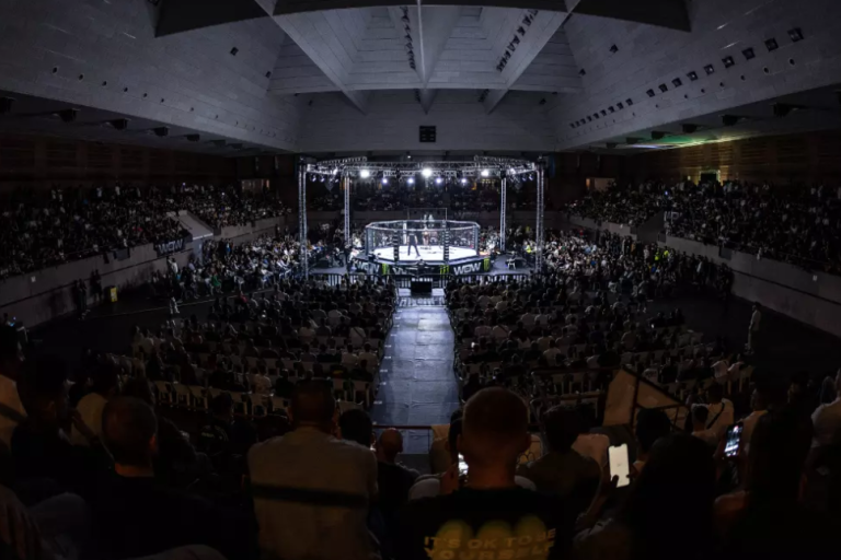 Barcelona vibra con evento WOW de MMA antes del combate Topuria