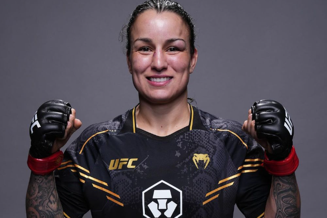 Pennington exige revancha tras derrota polémica contra Julianna Peña en UFC 307.